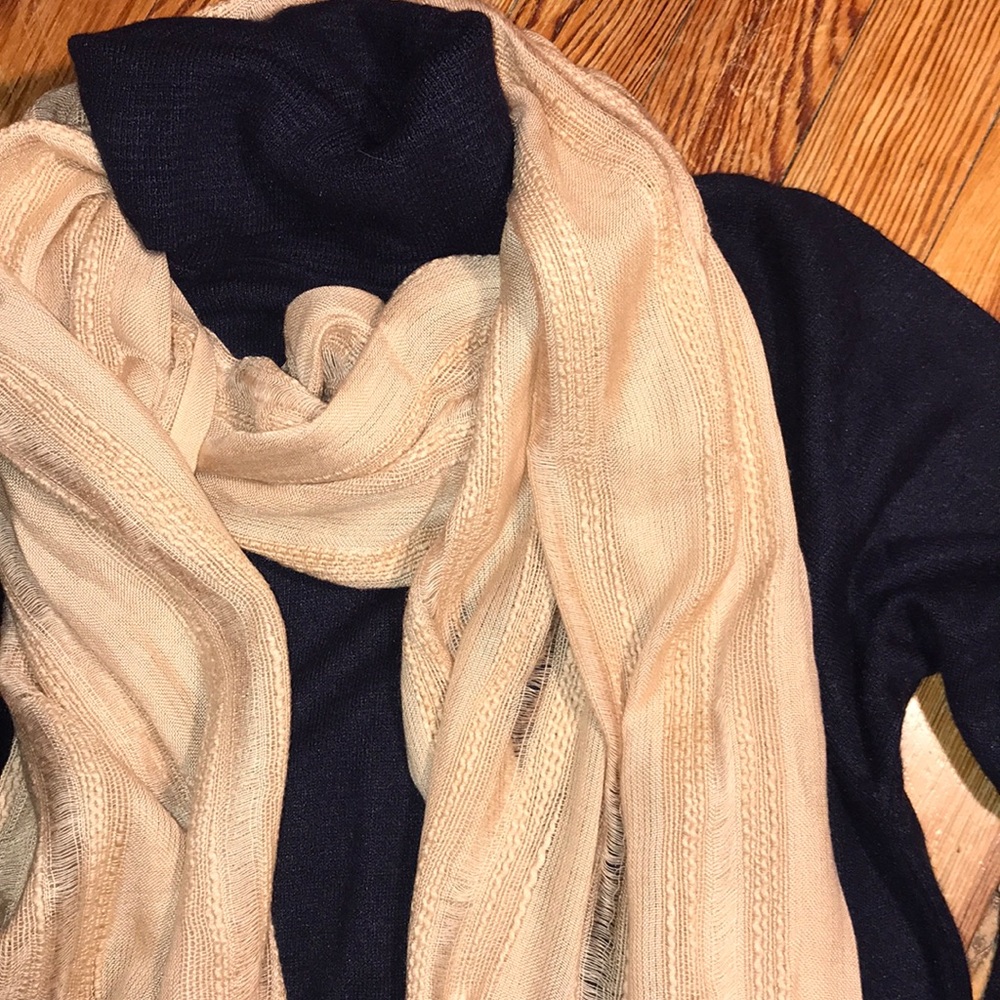 Scarf - Picture 4 of 8